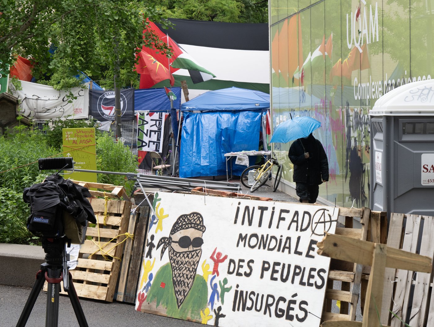 Les organisateurs du campement installé à l'UQAM dénoncent un démantèlement «déguisé»