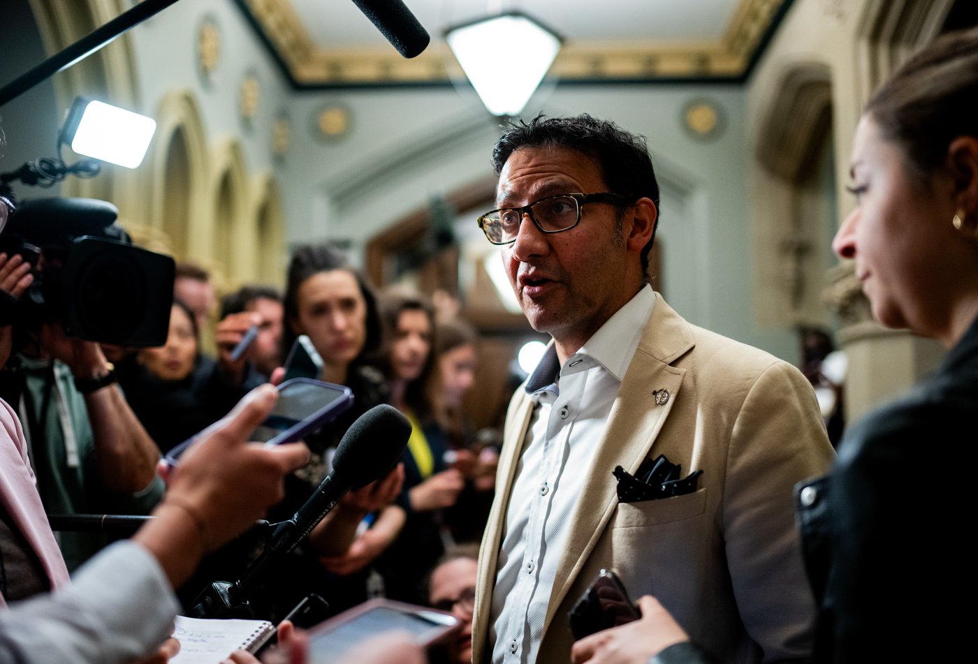 Virani croit que les outils sont suffisants pour protéger les élus contre les menaces