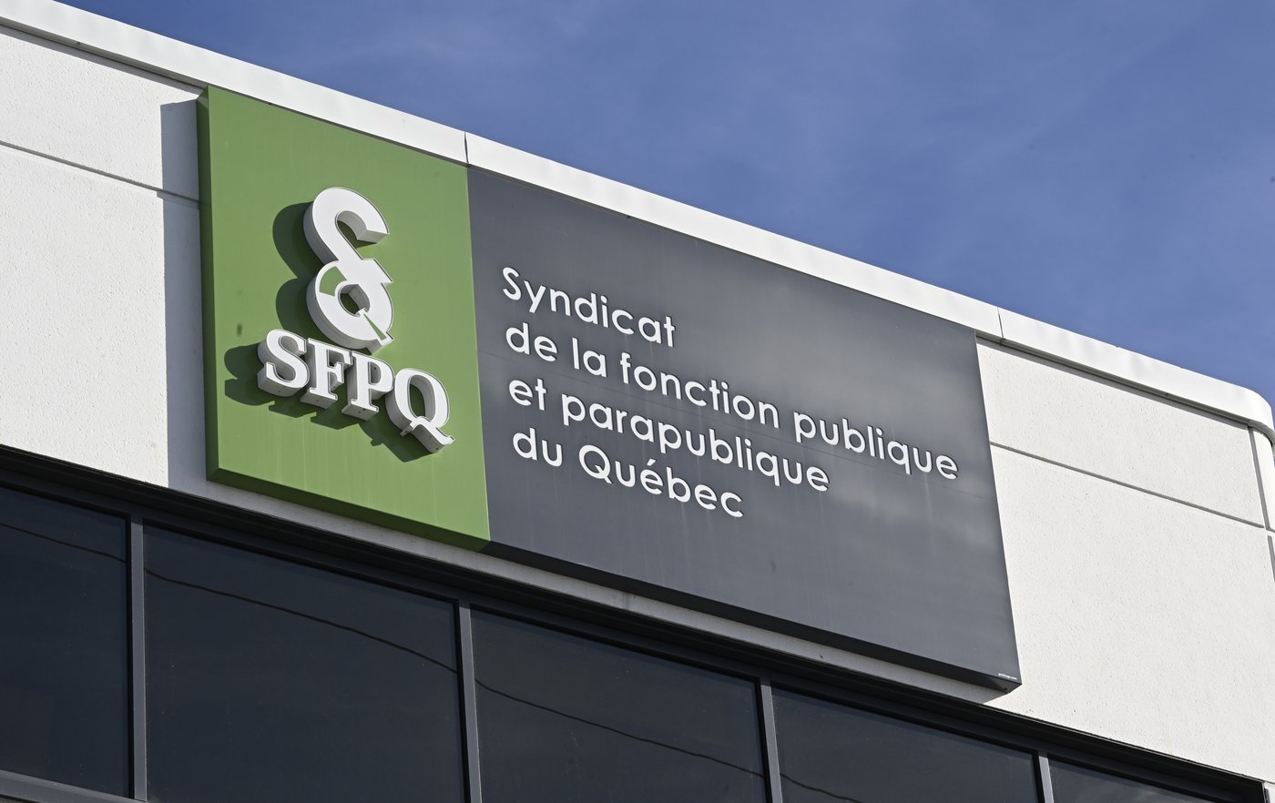 Secteur public: entente de principe pour 27 000 fonctionnaires membres du SFPQ