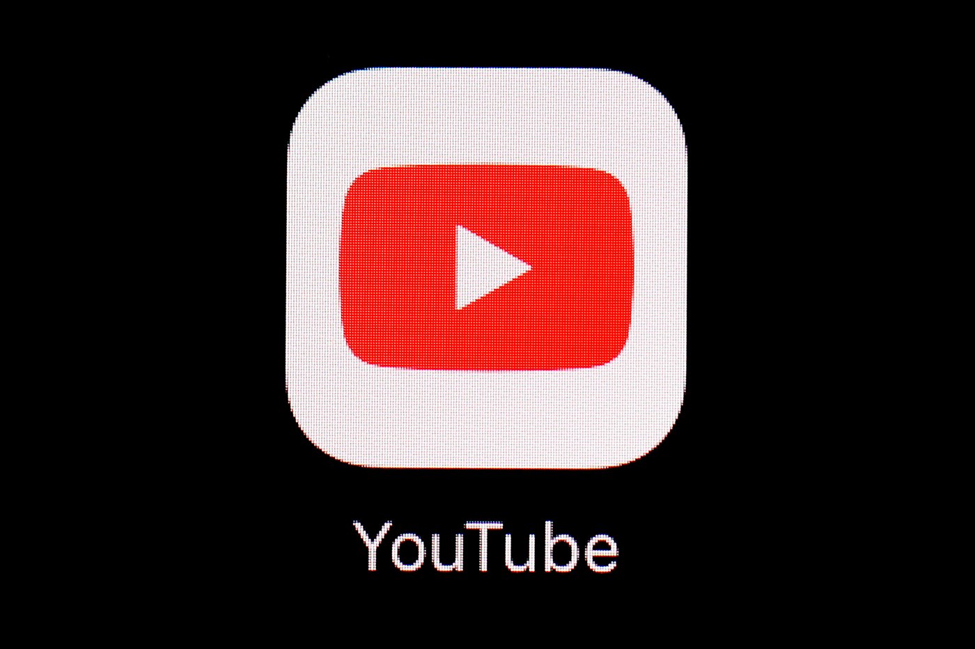 YouTube durcit sa politique pour protéger les jeunes des vidéos sur les armes à feu