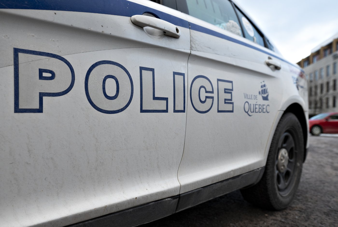 Un conducteur est dans un état critique après être entré dans un poteau à Québec
