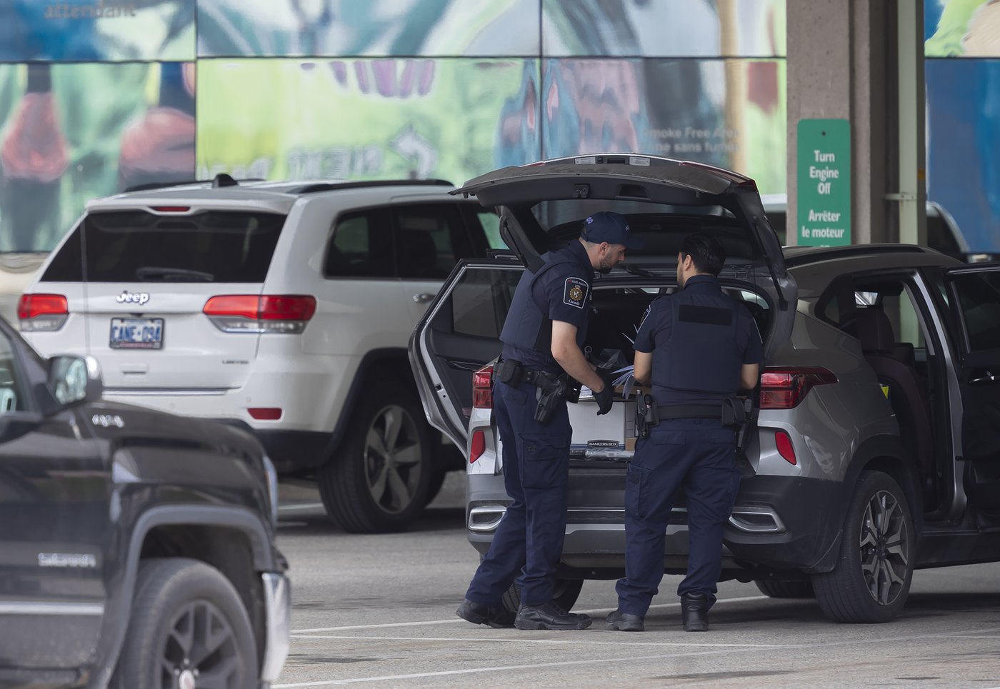 Les agents des services frontaliers menacent de déclencher une grève vendredi