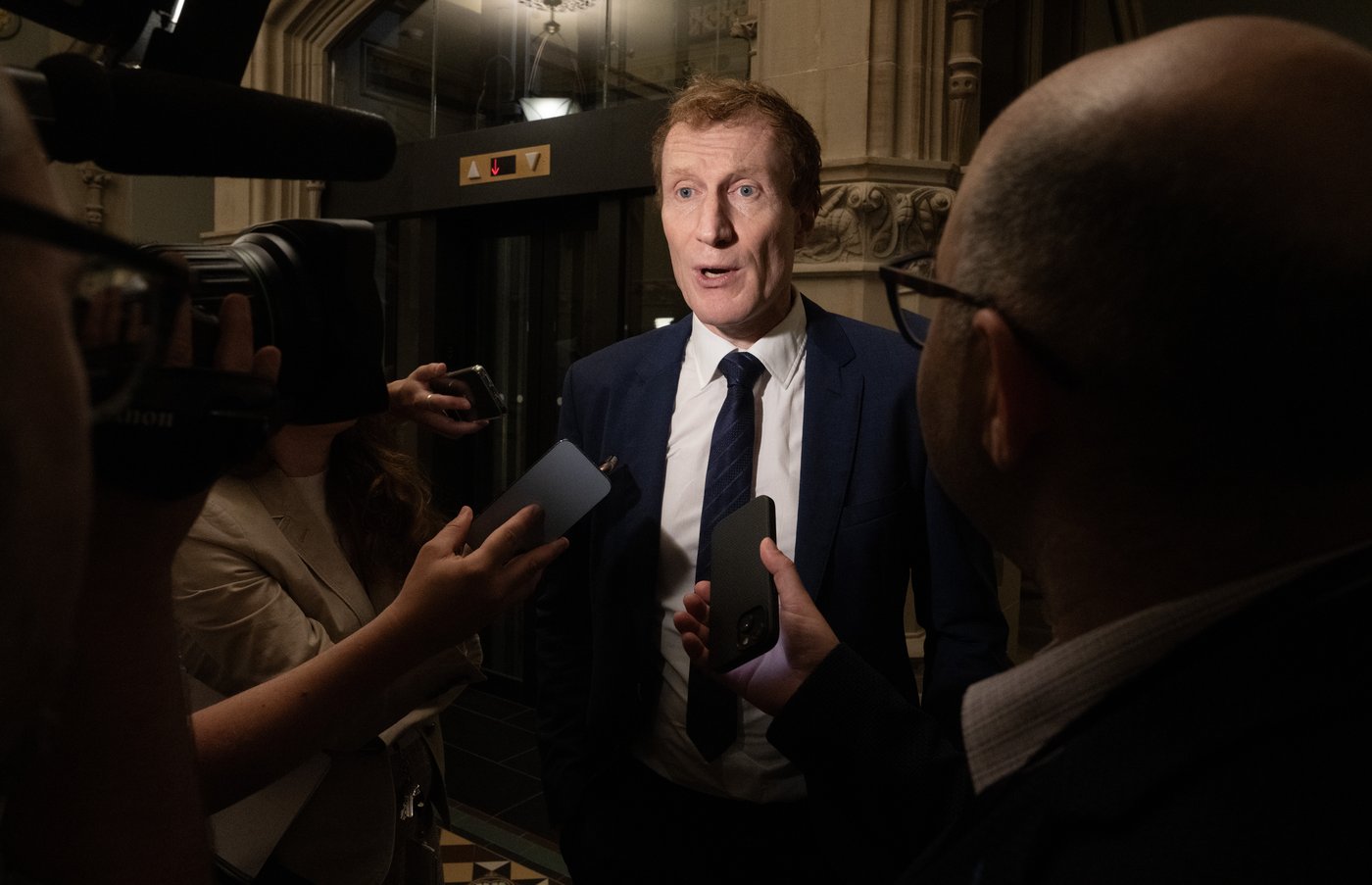 Logement: Miller dénonce les «amalgames injustes» de Legault à l'égard des immigrants
