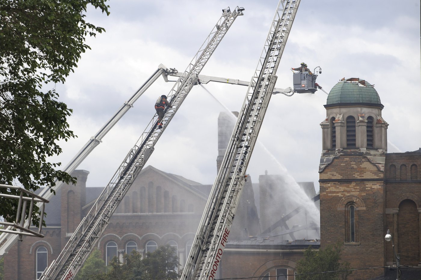 Un incendie ravage une église de Toronto et détruit des œuvres du Groupe des sept
