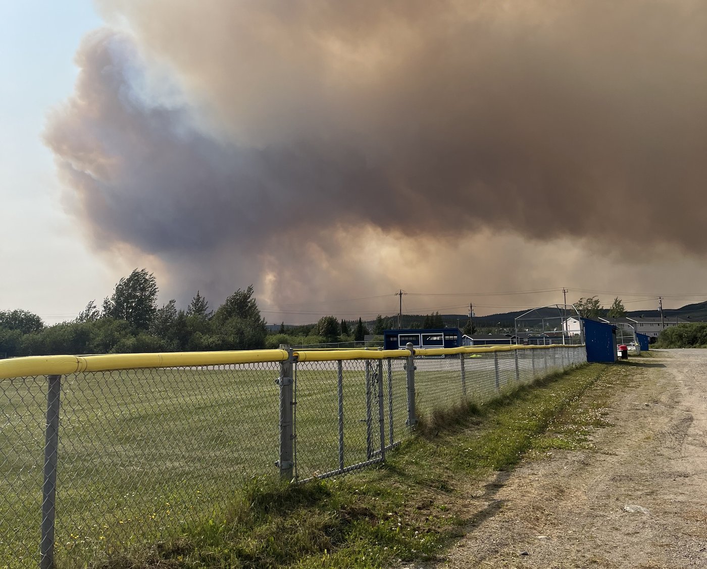 Les équipes au sol vont commencer à attaquer l’incendie de Labrador City
