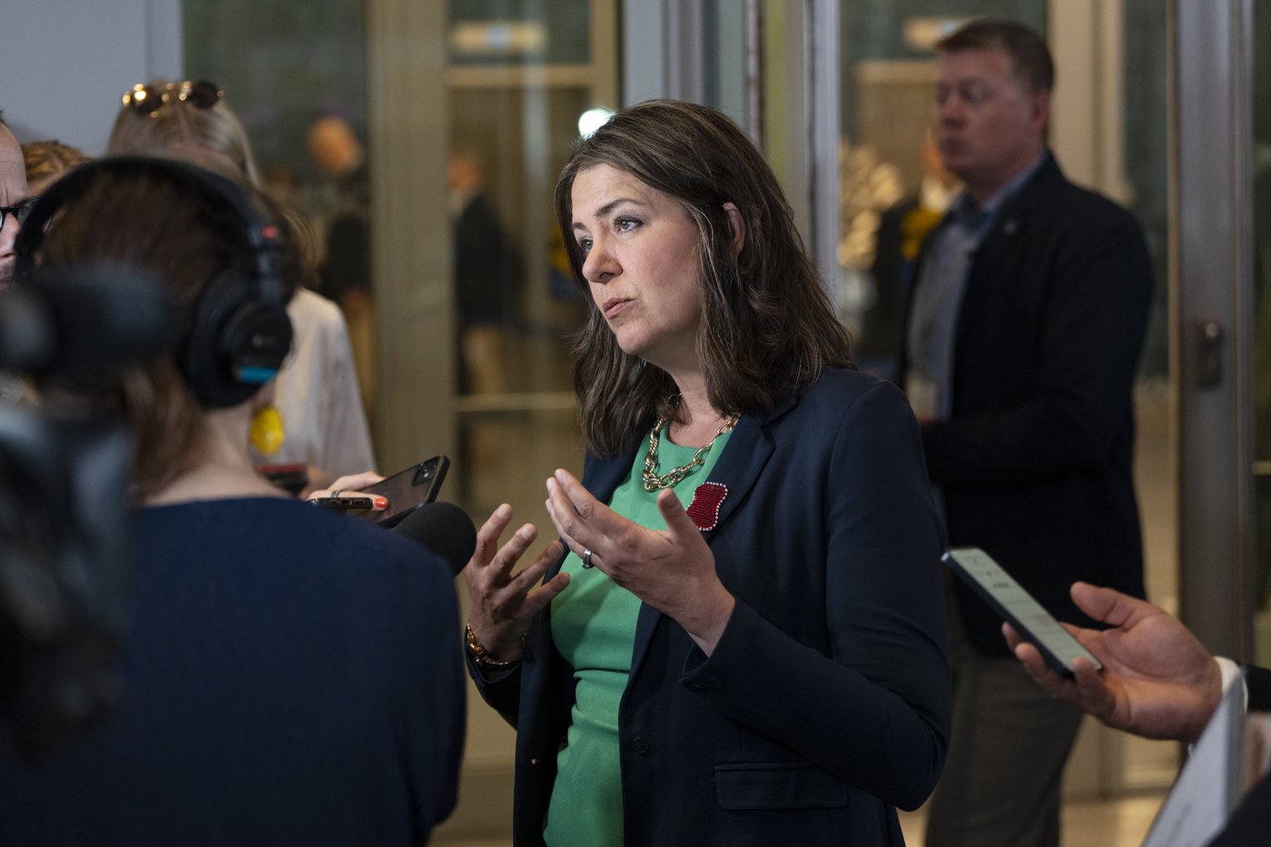 Demandeurs d'asile: Alberta et C.-B. disent à Legault qu'elle font déjà leur part