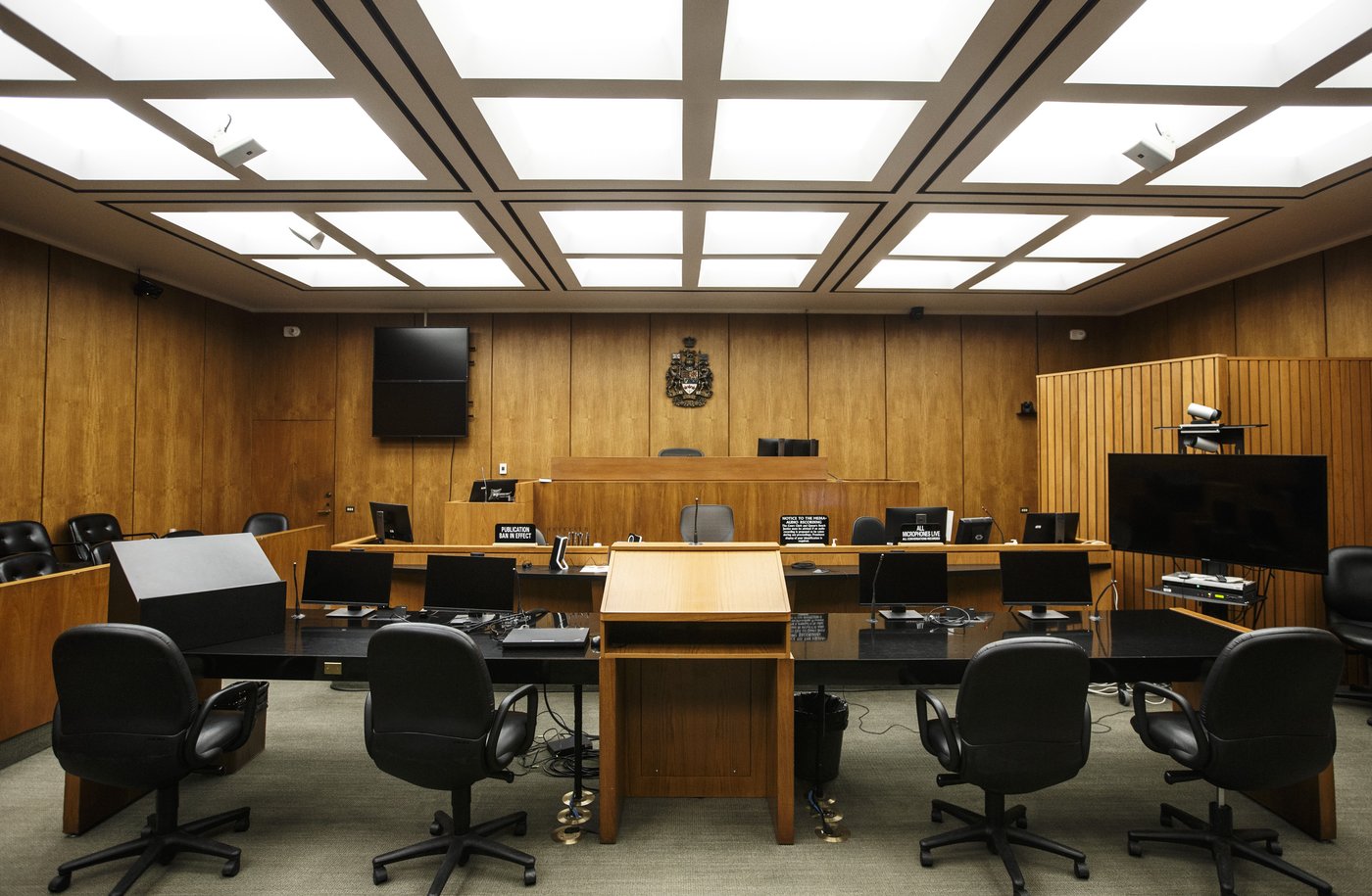 Legal Aid Alberta poursuivra ses services alors que les négociations reprennent