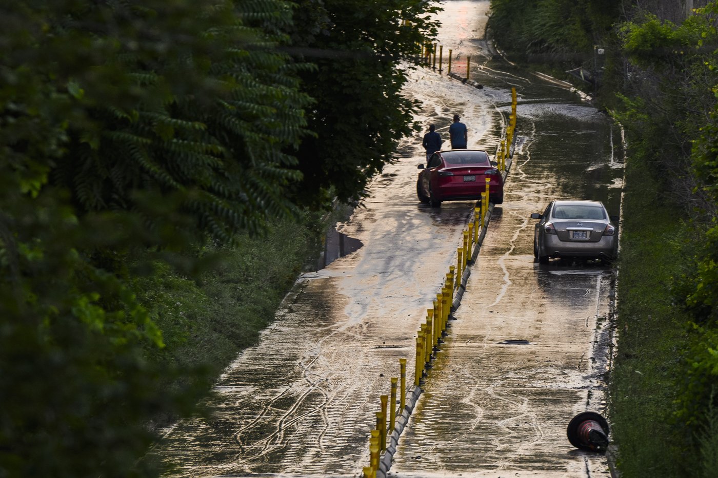 Le nettoyage se poursuit en ce lendemain de tempête et d'inondations à Toronto