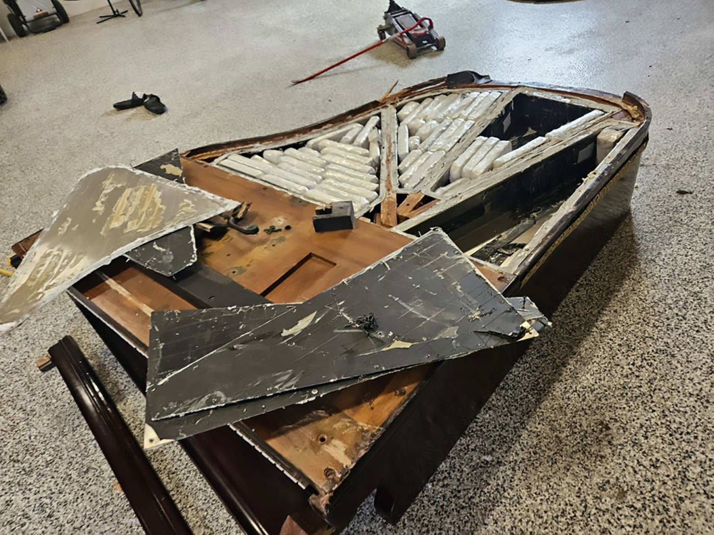 La GRC appréhende quatre hommes après avoir saisi 62,7 kg de cocaïne dans un piano