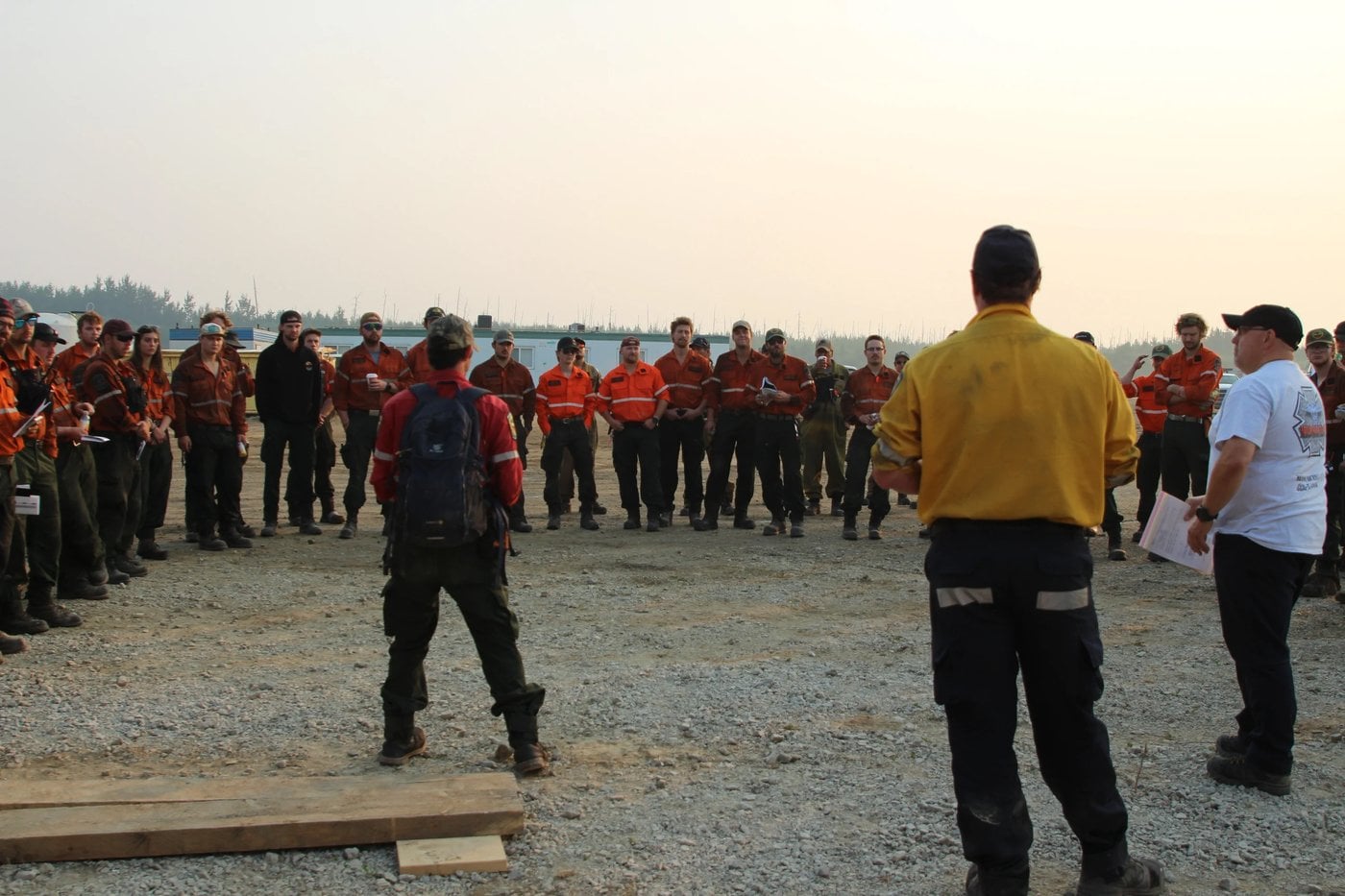 Alberta: un incendie de forêt force l'évacuation des résidents de la ville de Jasper