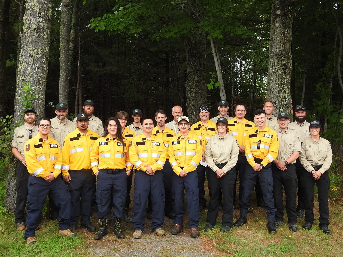 Dix pompiers autochtones du N.-B. sont partis combattre les feux de forêt en Alberta