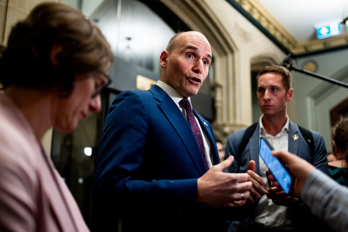 Remaniement: Duclos nommé lieutenant de Trudeau au Québec, Anand prend les Transports