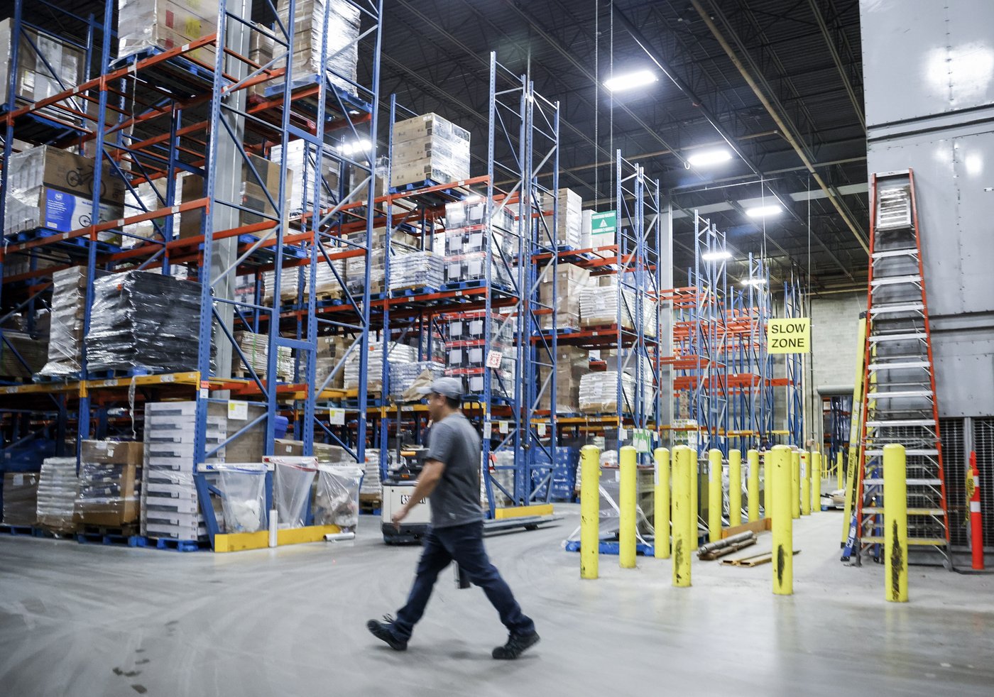 Des travailleurs d'un entrepôt de Walmart en Ontario voteront pour adhérer à Unifor