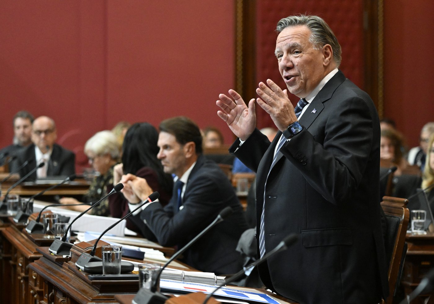 Après l'avoir envisagé, Legault exclut de payer des migrants pour qu'ils partent