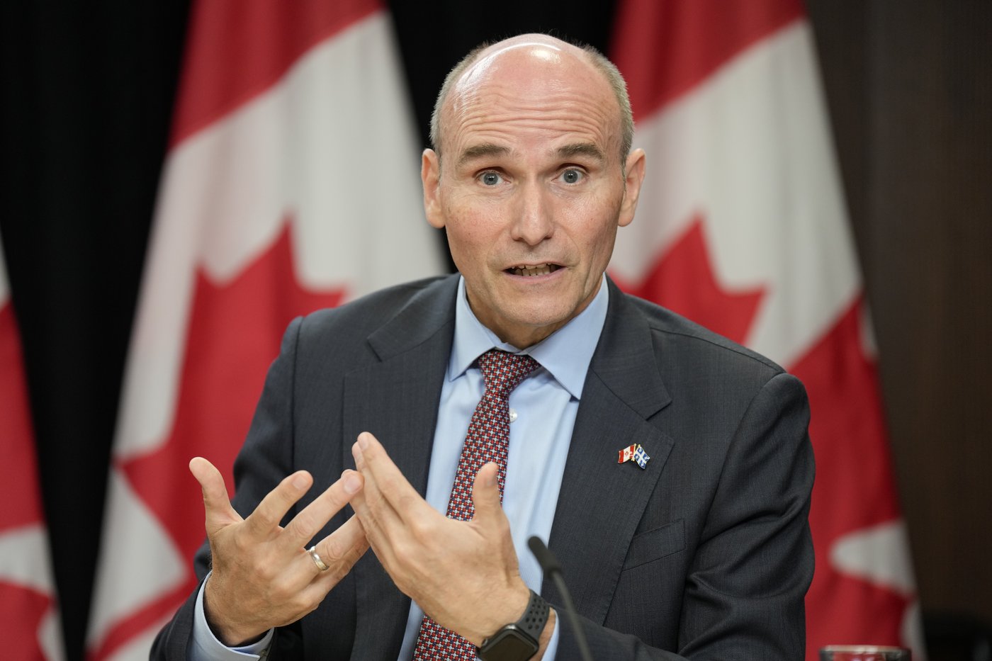 Ottawa va tenter de résorber la pénurie d'interprètes qui sévit au pays