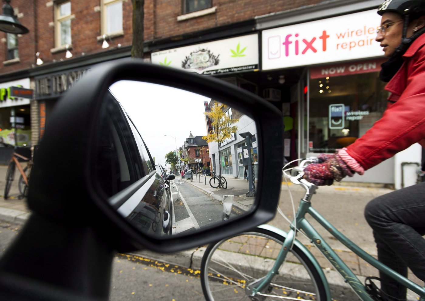 Les municipalités de l'Ontario s'opposent à la province pour les pistes cyclables
