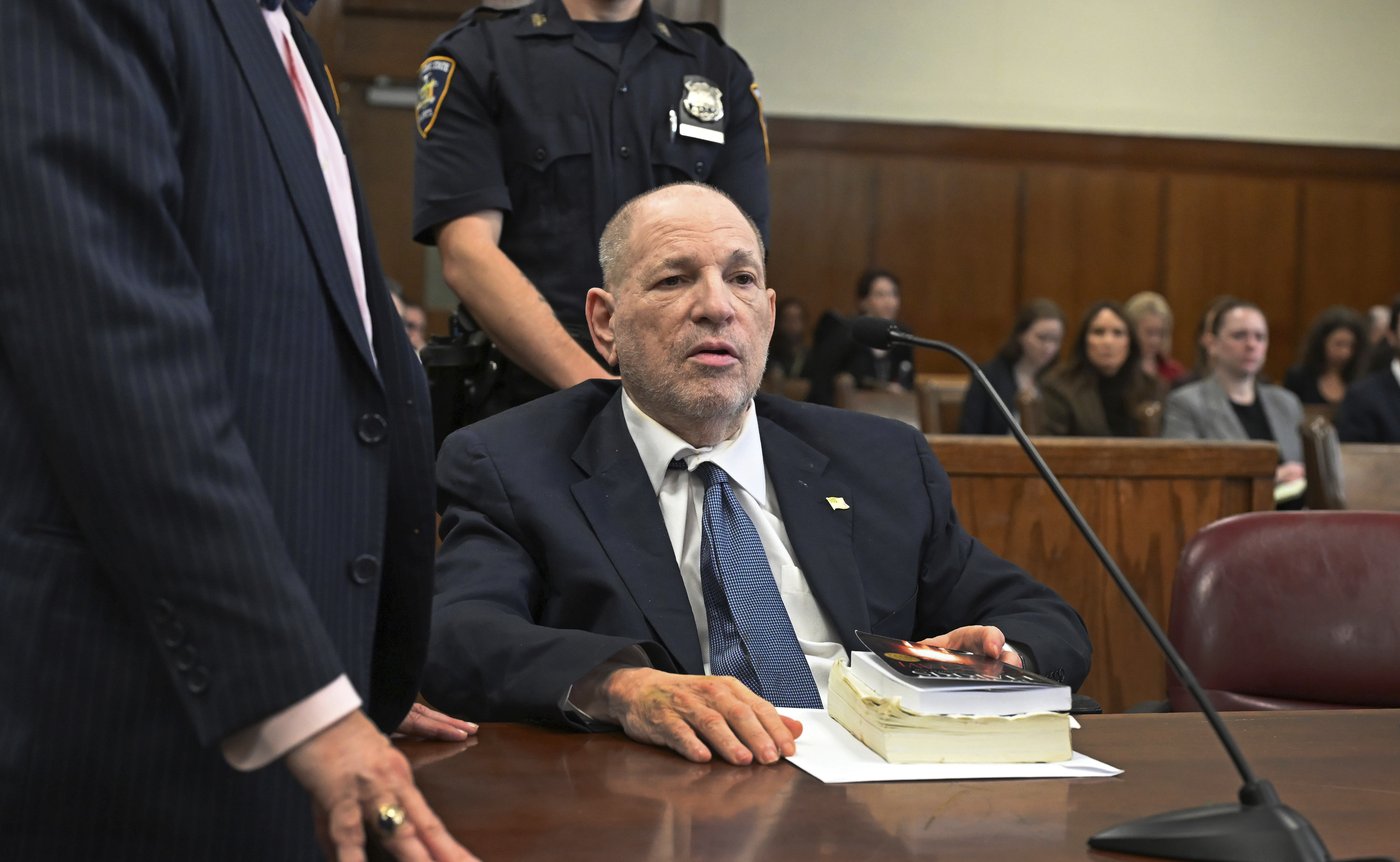 Le nouveau procès de Harvey Weinstein n'aura pas lieu avant l'an prochain