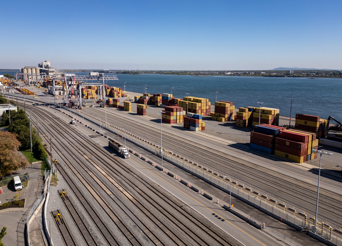 Port de Montréal: la grève partielle et illimitée des débardeurs débute