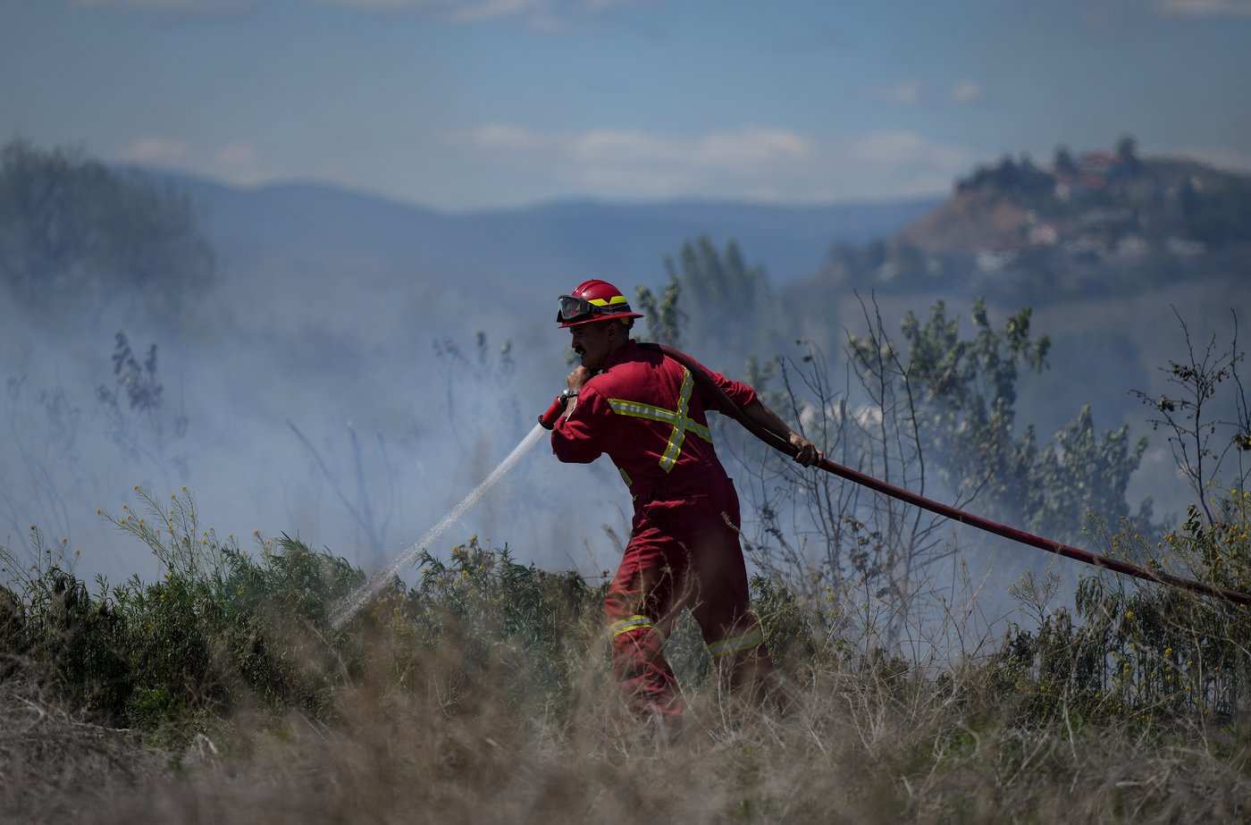 Un meilleur traitement est réclamé pour les pompiers forestiers, au métier ingrat