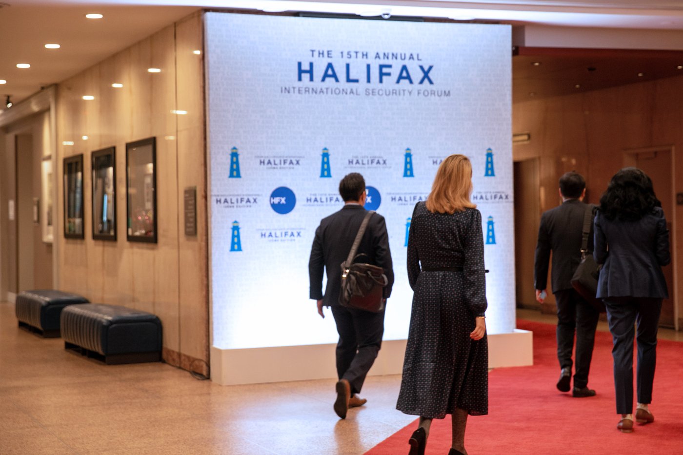 Le forum sur la sécurité à Halifax scrute les dépenses militaires