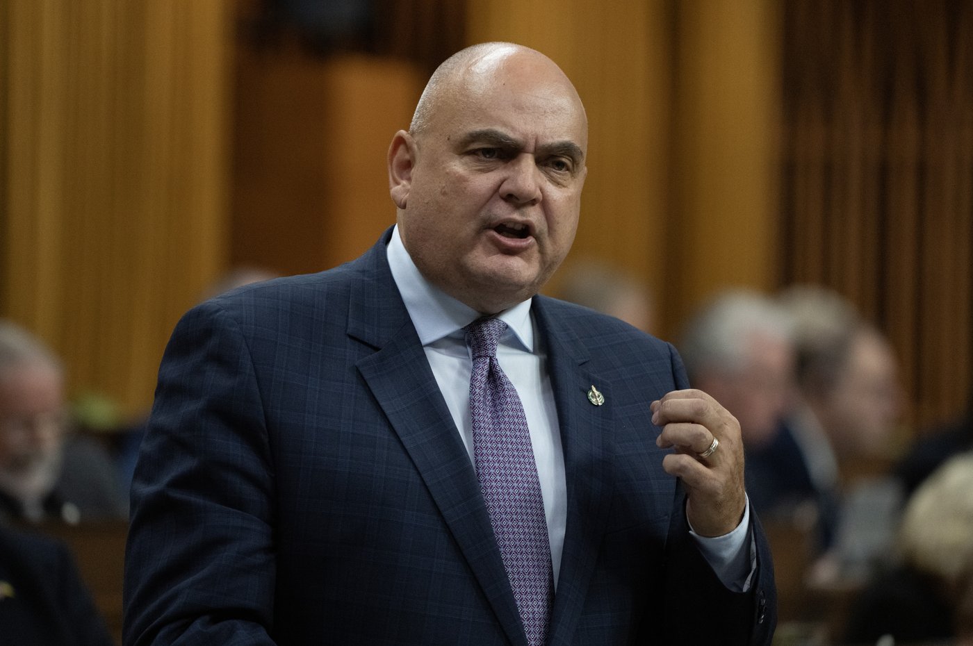 «La question est en anglais»: le député conservateur s'excuse en Chambre