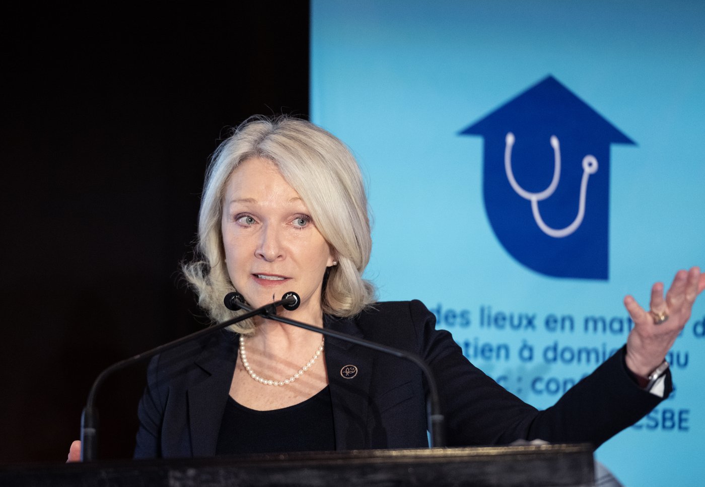 Québec doit investir 4 fois plus pour le virage en soutien à domicile, selon l'IRIS