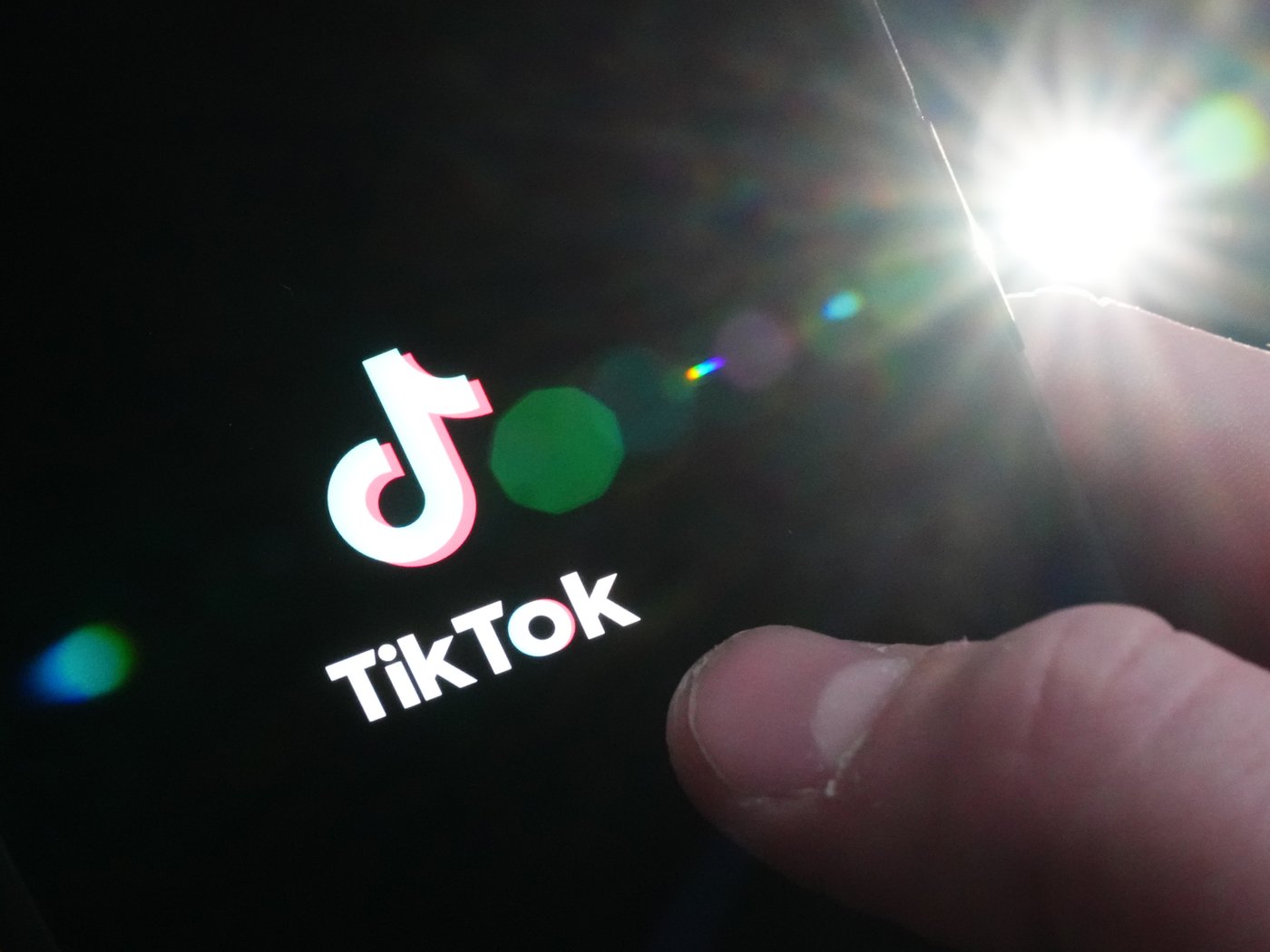Alerte: Ottawa ordonne la dissolution de la branche canadienne de TikTok