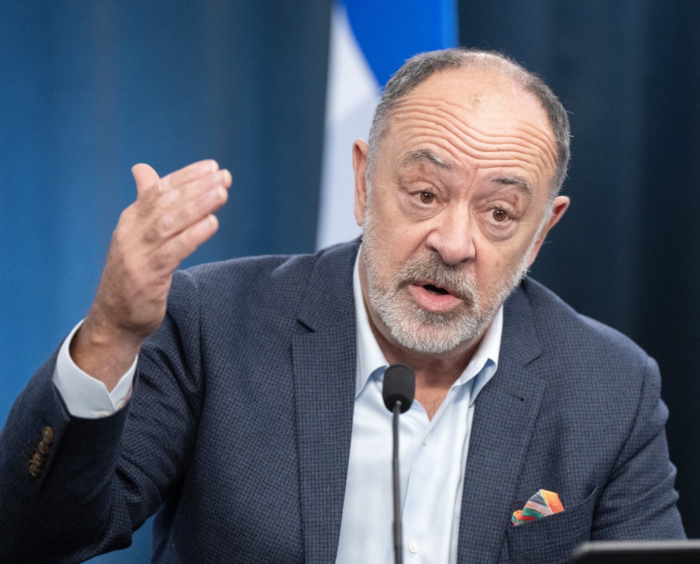 Les nouveaux médecins formés au Québec devront exercer au public… et au Québec