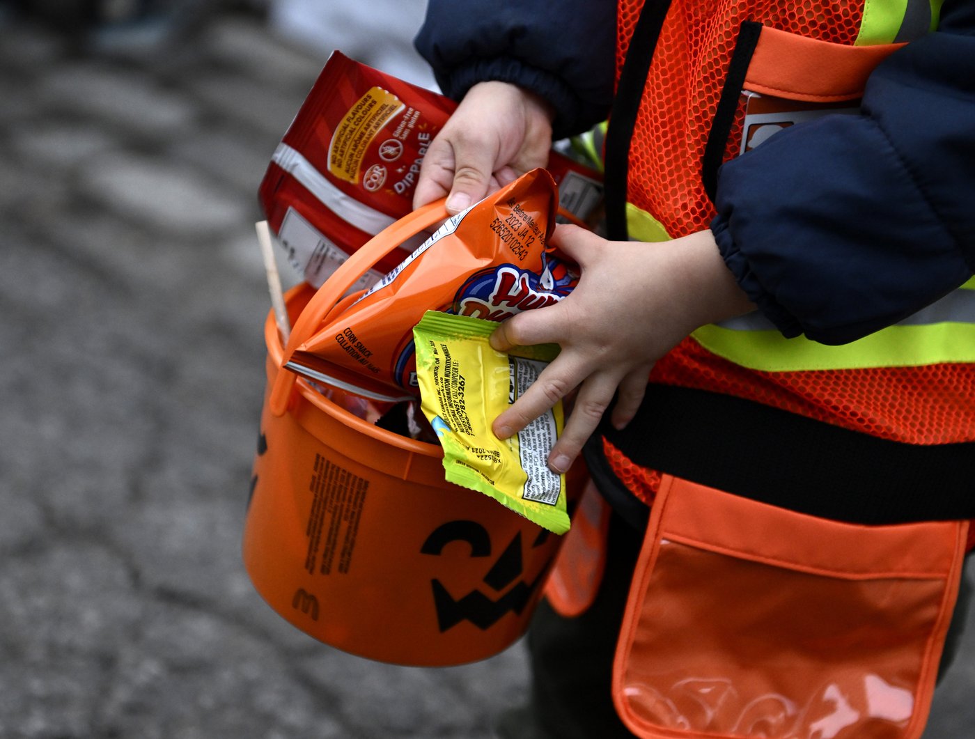 Aiguilles, lame et cannabis: l'inspection des friandises d'Halloween recommandée