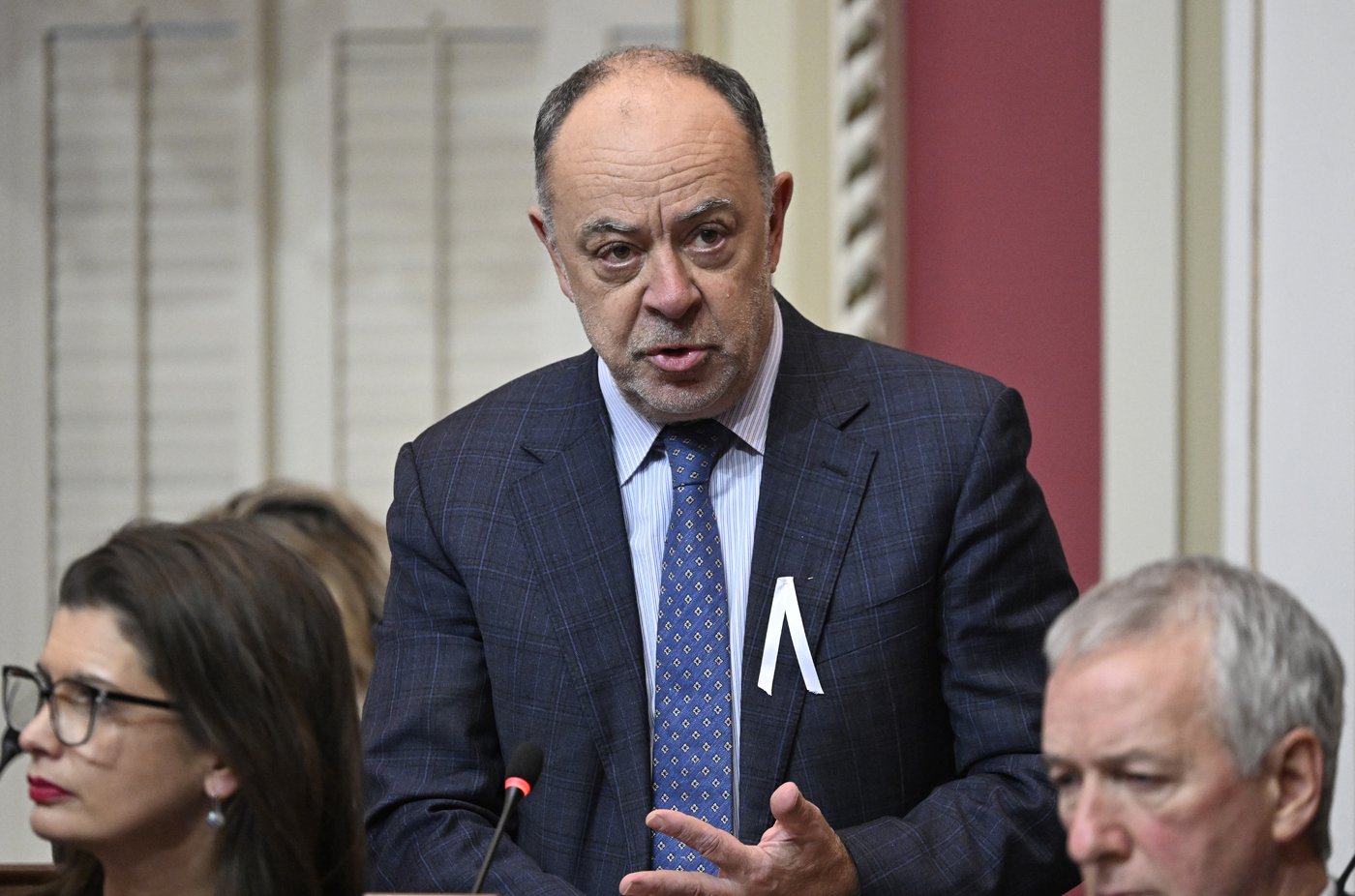Éliminer le déficit anticipé de 1,5 G$ en santé, c'est «non négociable», dit Dubé