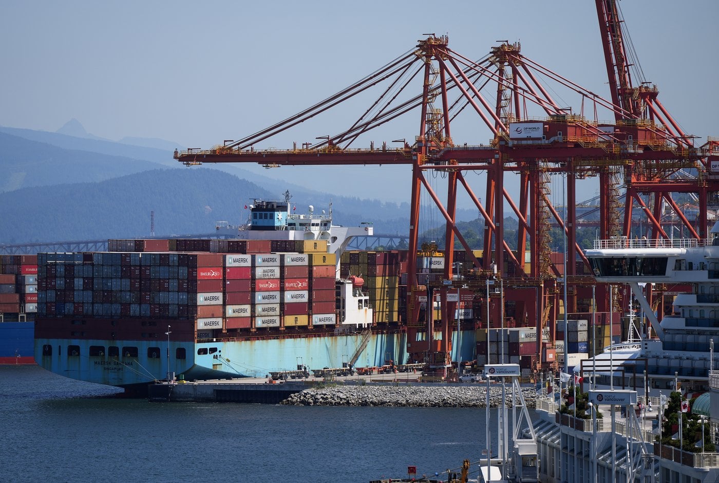 Les employeurs des ports de la Colombie-Britannique diffusent un avis de lock-out