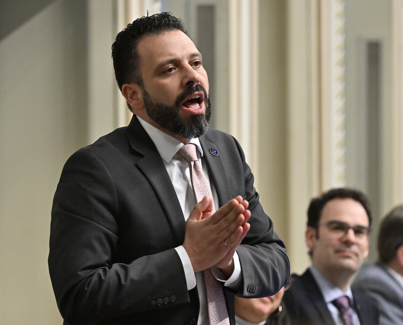 Québec solidaire continue de tenir des discussions en privé sur Haroun Bouazzi