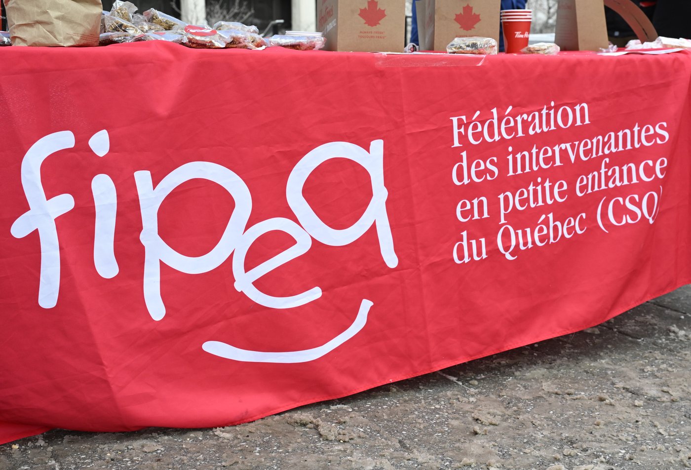 Quatrième semaine de grève dans des services de garde en milieu familial