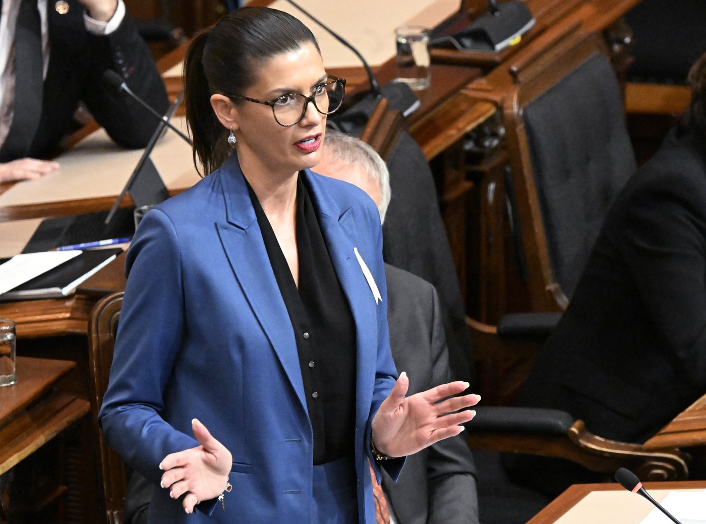 Geneviève Guilbault bonifie le Programme d'accès aérien aux régions