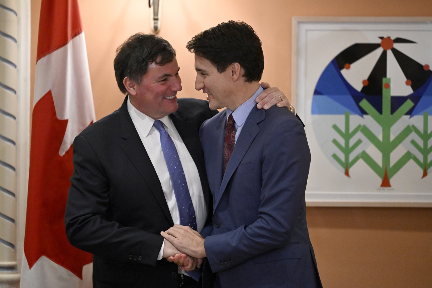 Dominic LeBlanc se porte à la défense du premier ministre en temps de crise