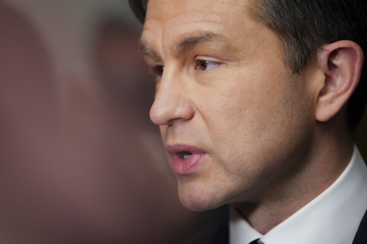 Poilievre offre à la ministre Freeland du temps réservé à l'opposition conservatrice