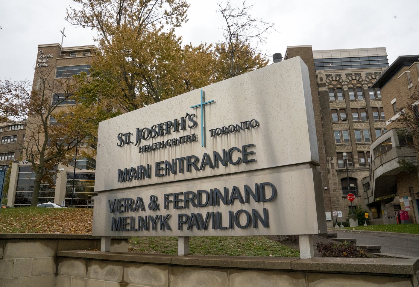 Toronto:un hôpital sans chauffage ni eau chaude annule ses activités non essentielles