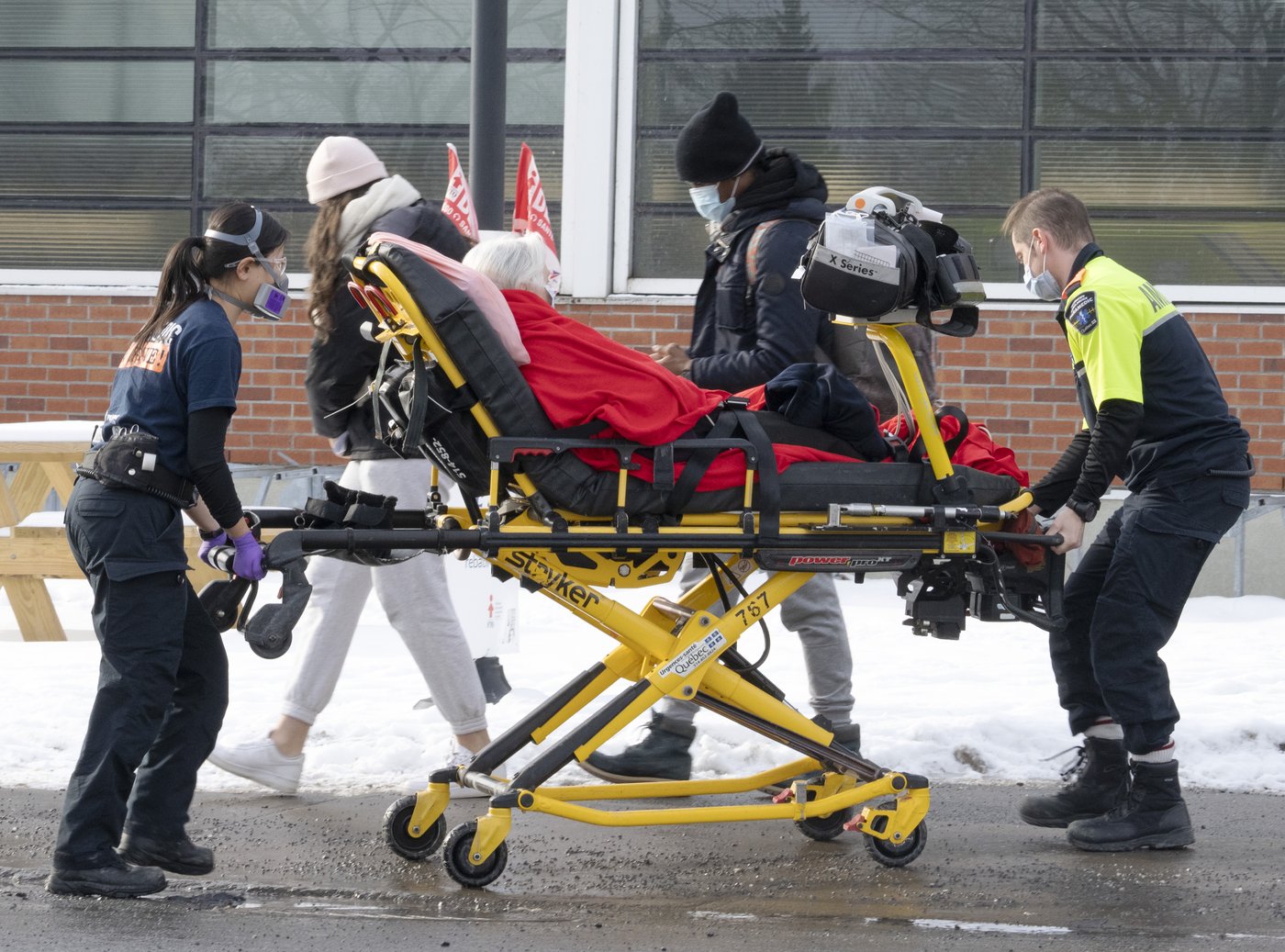 Grève de 14 syndicats de paramédics dans plusieurs régions du Québec