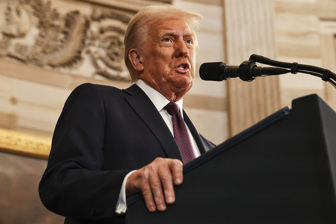 La décision de Trump d'annuler les protections des personnes trans inquiète au Canada