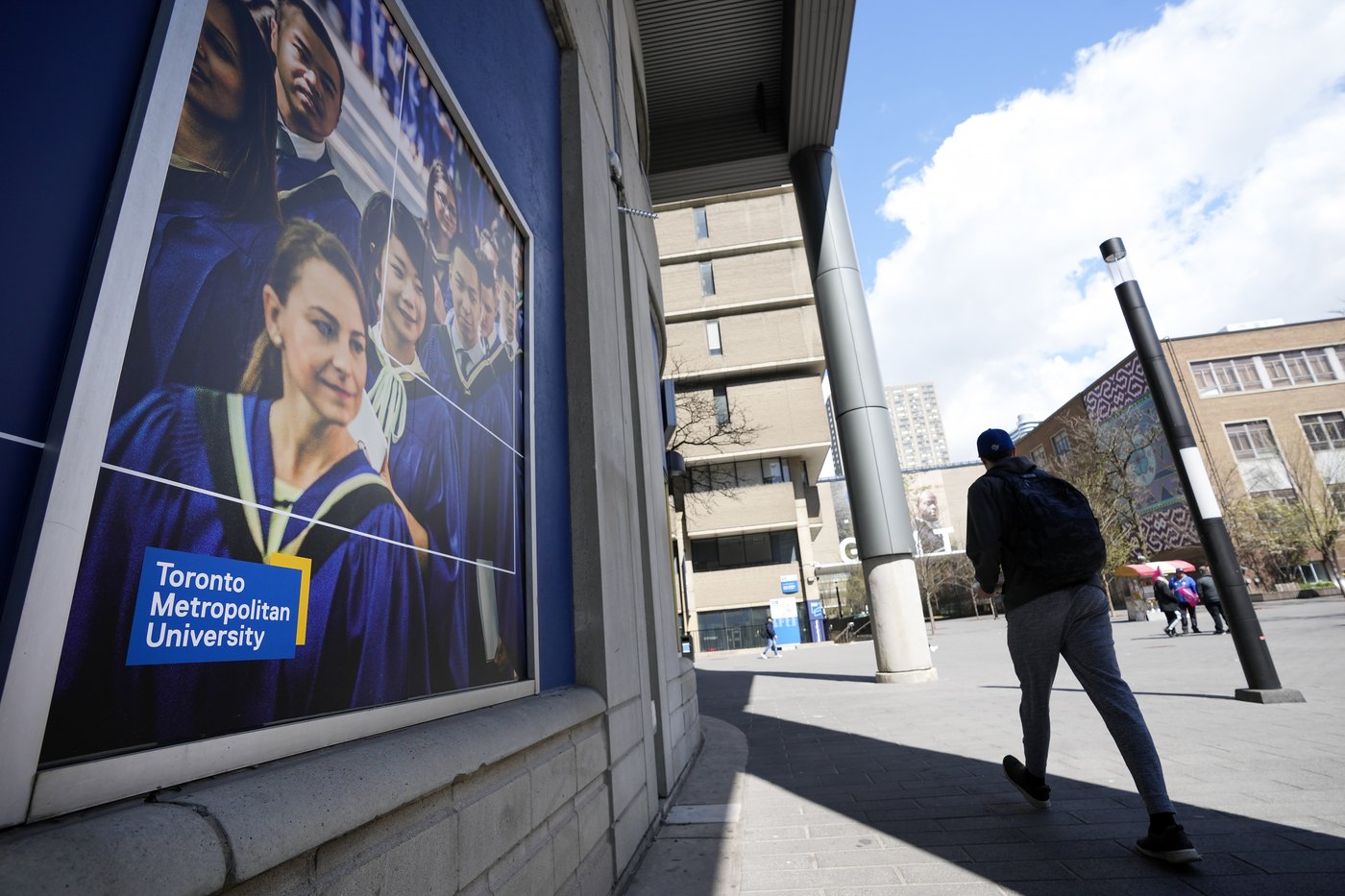 Le nombre limité d'étudiants étrangers cause des maux de tête aux universités
