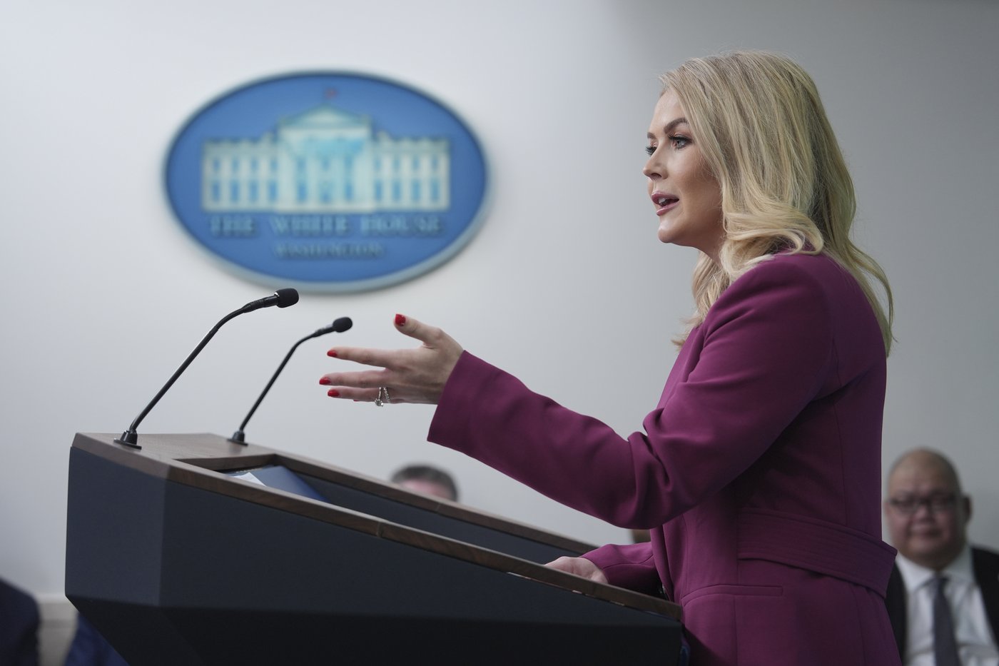 La porte-parole du président Trump réitère la menace de tarifs douaniers dès samedi