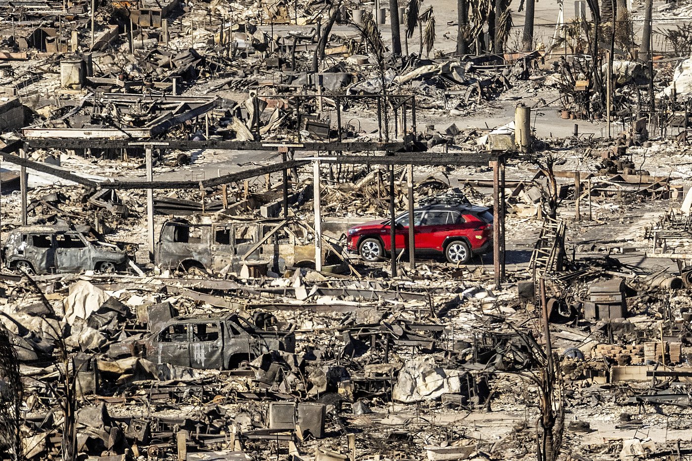 L'aide des pompiers à Los Angeles démontre la souveraineté du Canada, selon Sajjan