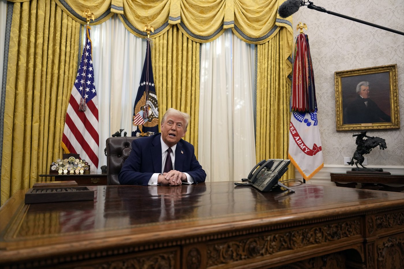 Les nombreux pardons de Trump soulignent les différences avec le système canadien