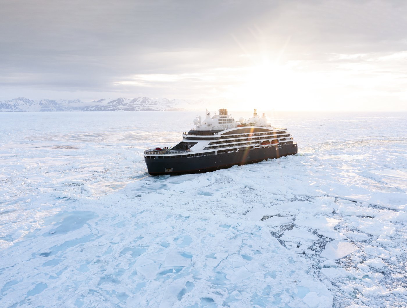 Un voyage en brise-glace sur Saint-Laurent fait espérer le secteur des croisières