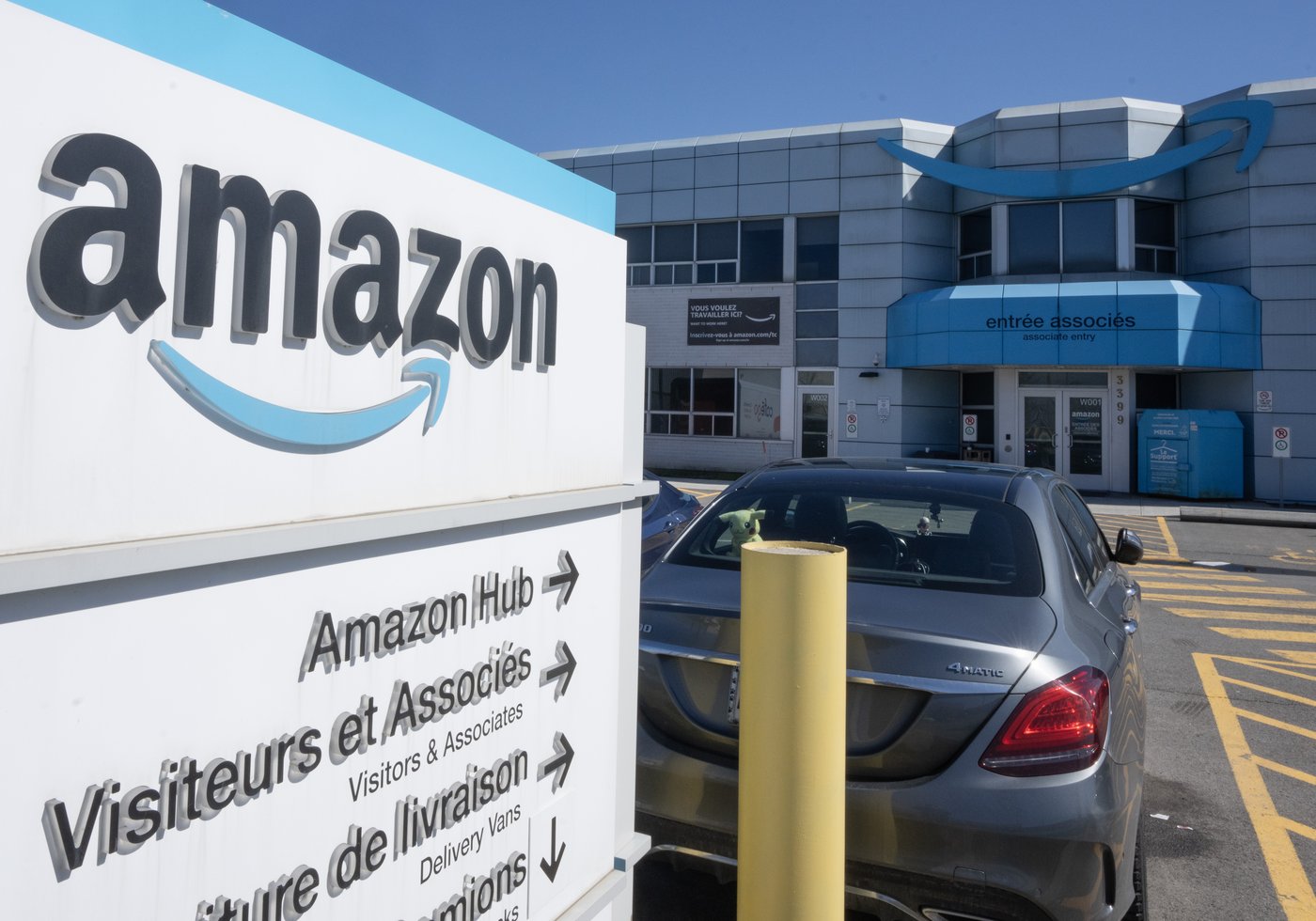 Des mises à pied à l'entrepôt d'Amazon à Laval; la CSN dénonce