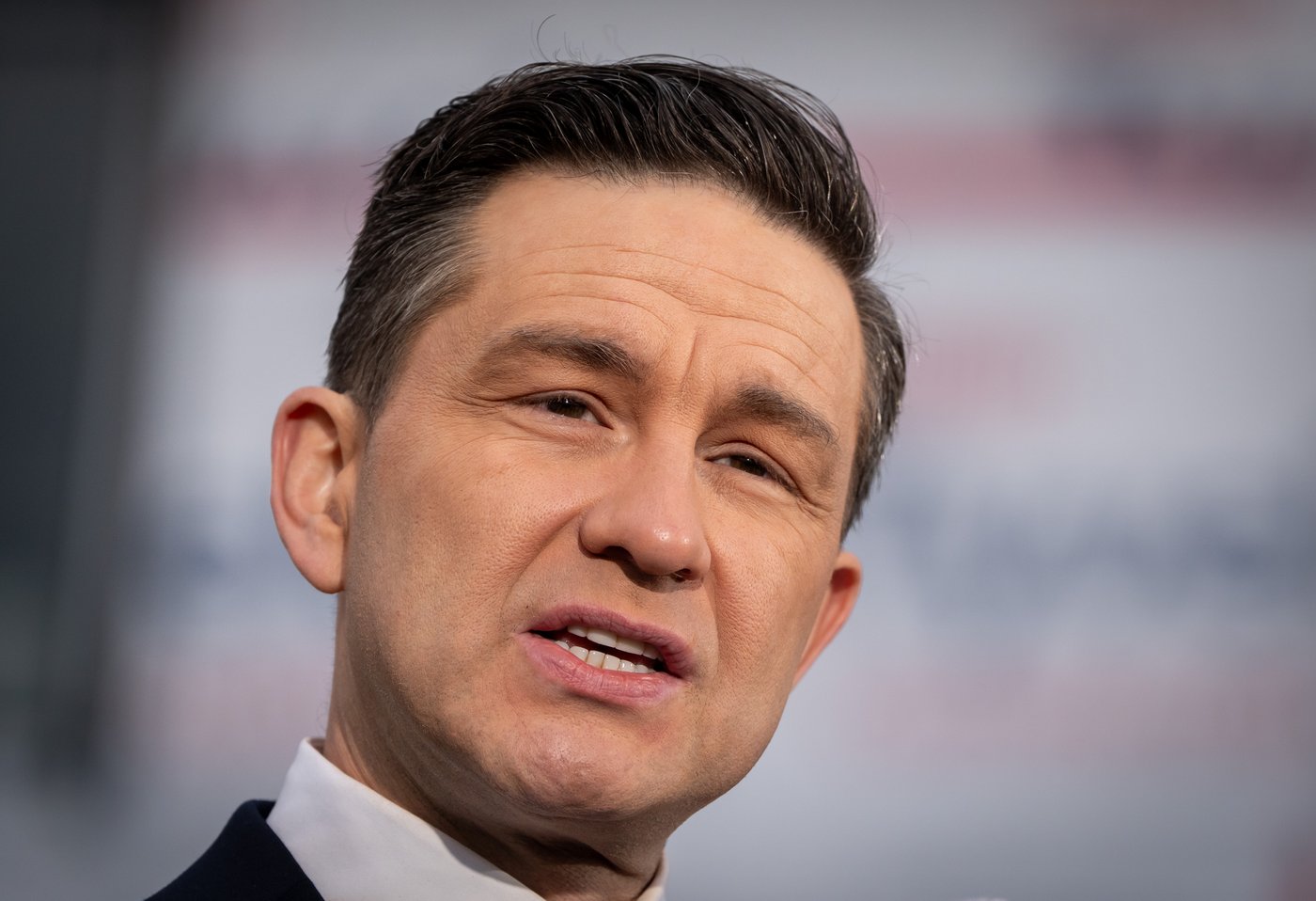 Poilievre réduirait la fonction publique, mais n'est pas contre le télétravail