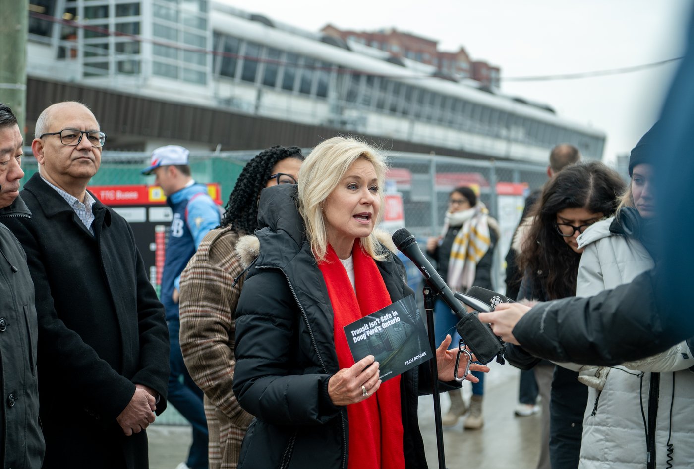 Crombie dévoile un plan de sécurisation des transports en commun de Toronto