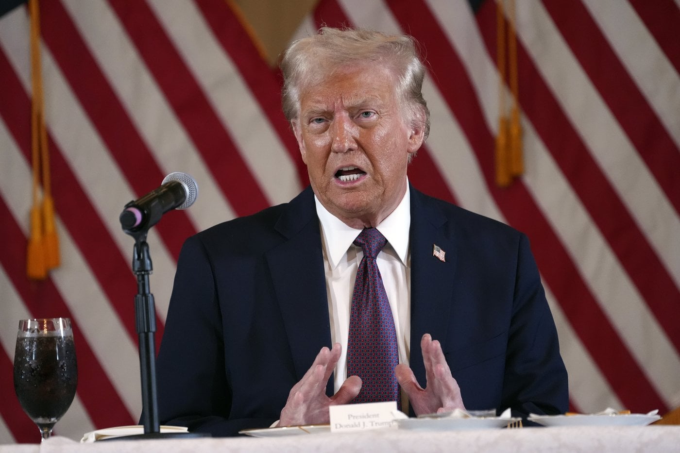 Trump pourrait déclarer un état d'urgence pour imposer des tarifs au Canada