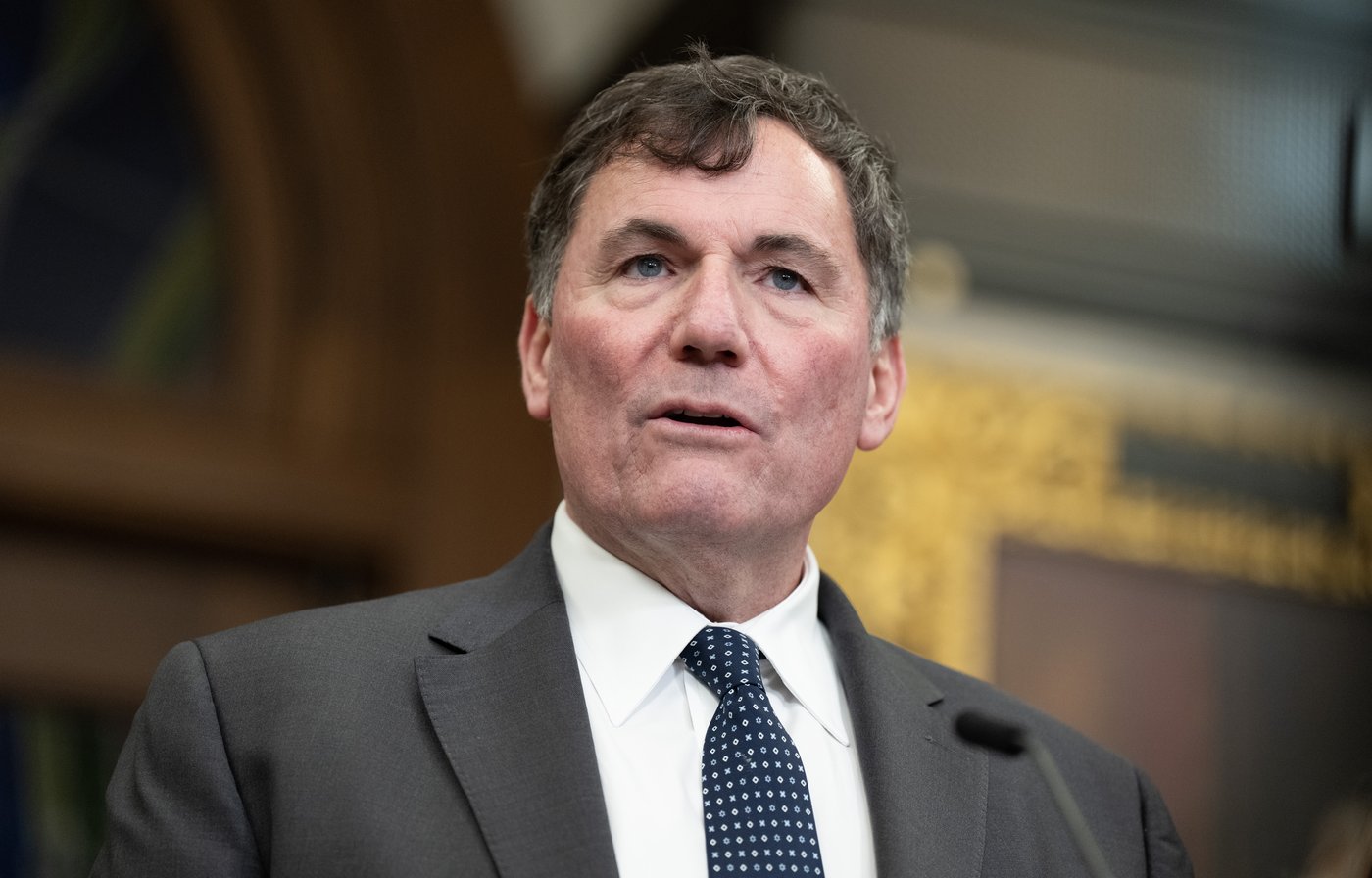 Le ministre des Finances Dominic LeBlanc appuie le candidat Mark Carney
