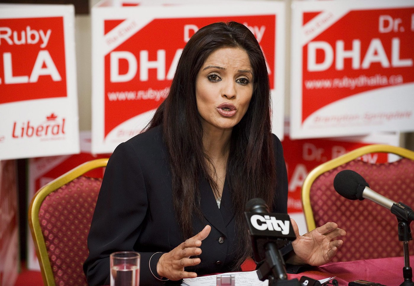 Le Parti libéral confirme la disqualification de Ruby Dhalla